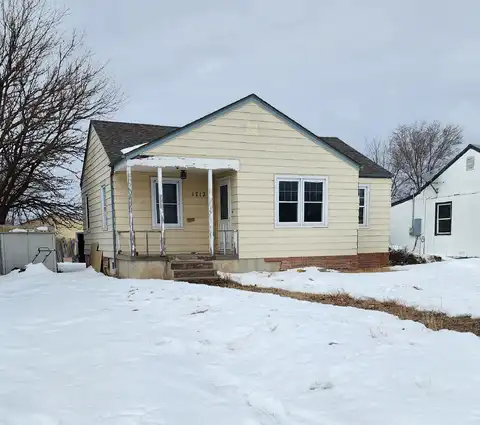 1712 N Maple, Russell, KS 67665