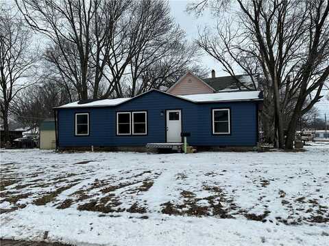 738 Pacific Avenue, Osawatomie, KS 66064