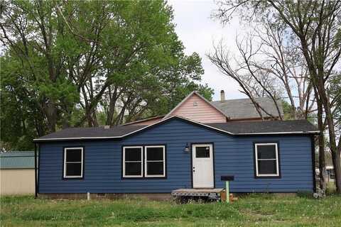 738 Pacific Avenue, Osawatomie, KS 66064