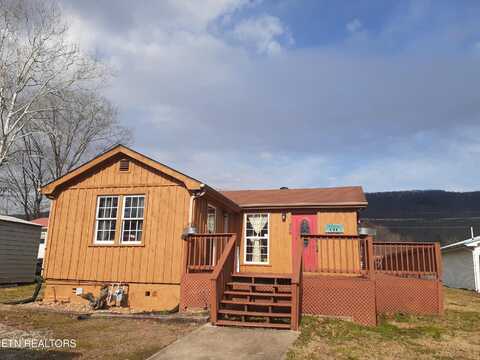 306 Fairchild St, Harriman, TN 37748