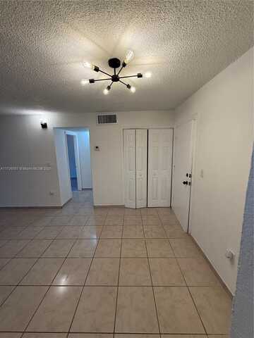 666 W 81st St, Hialeah, FL 33014