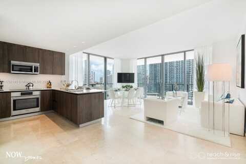 88 SW 7th St, Miami, FL 33130