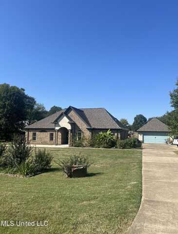 196 S Moore Crossing, Byhalia, MS 38611