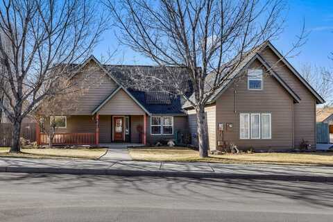 2335 NW 21st Court, Redmond, OR 97756
