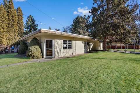 800 NE 9th Street, Bend, OR 97701