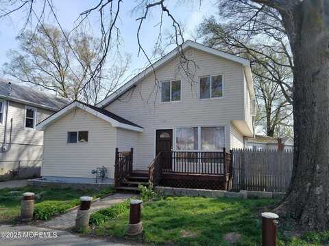 32 Lakewood Avenue, Keansburg, NJ 07734