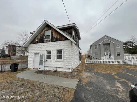 145-b Shore Boulevard, Keansburg, NJ 07734