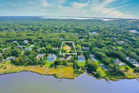 34 Old Main Road, Quogue, NY 11959