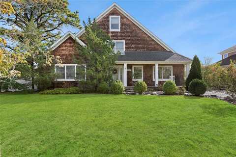 23 Whiting Road, East Quogue, NY 11942