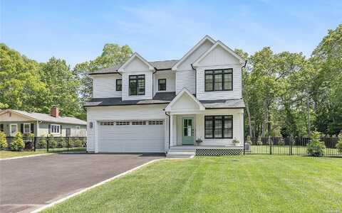 55 Squires Avenue, East Quogue, NY 11942