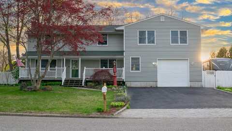 4 Young Rd., Coram, NY 11727