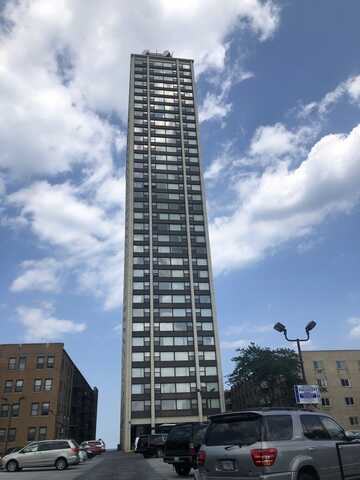 7447 S South Shore Drive, Chicago, IL 60649