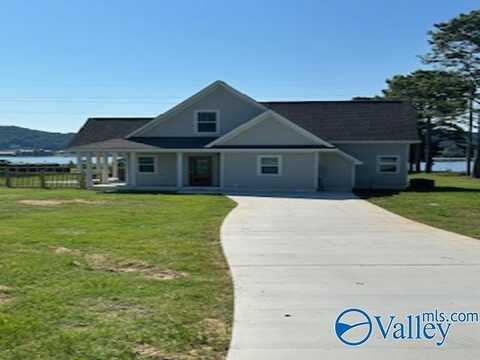 2401 Cowen Circle, Guntersville, AL 35796