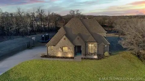 2718 Hickory Ridge Drive, Sapulpa, OK 74066