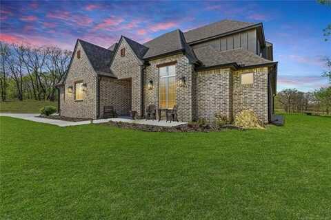 2718 Hickory Ridge Drive, Sapulpa, OK 74066