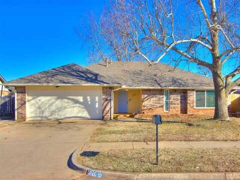 720 Cottonwood Drive, Moore, OK 73160