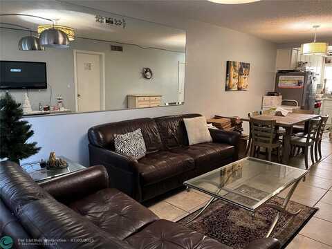 9949 Sandalfoot Blvd, Boca Raton, FL 33428