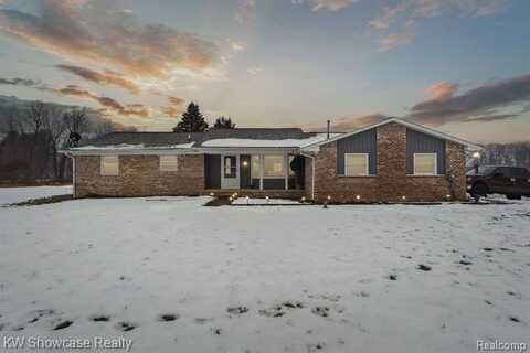 2601 Westwind Drive, Highland, MI 48357