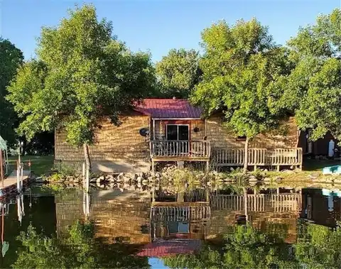 108 Lakota Island, Big Stone City, SD 57216