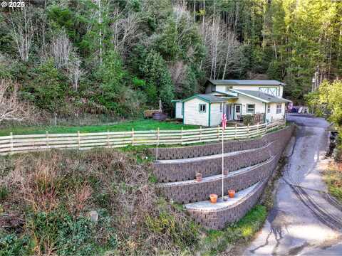 32266 CEDAR VALLEY RD, Gold Beach, OR 97444