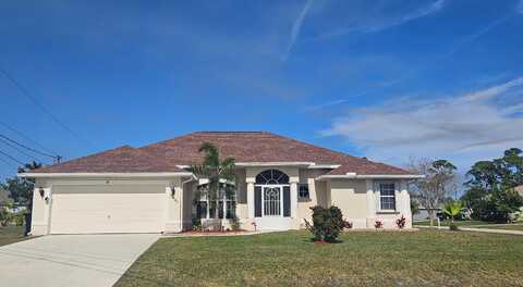 2661 SW Fairgreen Road, Port Saint Lucie, FL 34987