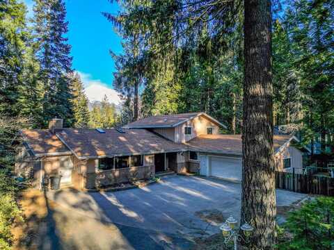 1215 Audubon Rd, Mount Shasta, CA 96067