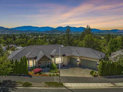 1893 NW Sunview Place, Grants Pass, OR 97526