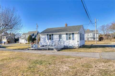 40 Draper Avenue, Middletown, RI 02842