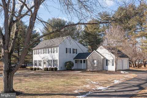 8 BANKERS DRIVE, WASHINGTON CROSSING, PA 18977