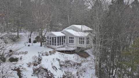 5 Wheatley Dr, Stockbridge, MA 01262