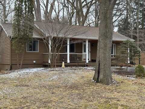 6265 Elm Drive, Sawyer, MI 49125