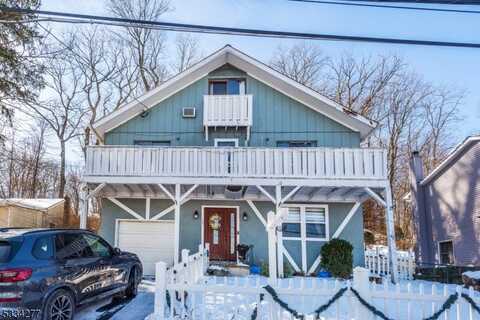 208 Maxim Dr, Hopatcong, NJ 07843