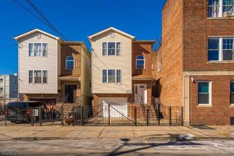 905 Bergen St, Newark, NJ 07112