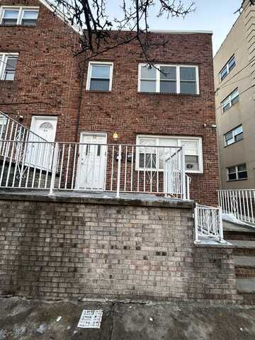 66 WEST 25TH ST, Bayonne, NJ 07002