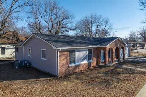 122 N 3rd Street, Neodesha, KS 66757