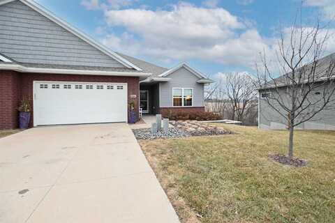 506 Majestic Oak Ct, Solon, IA 52333