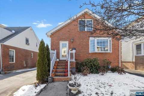 214 Columbus Place, Cliffside Park, NJ 07010