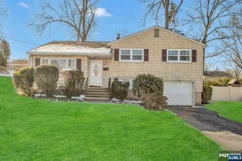 11 Furman Drive, Emerson, NJ 07630