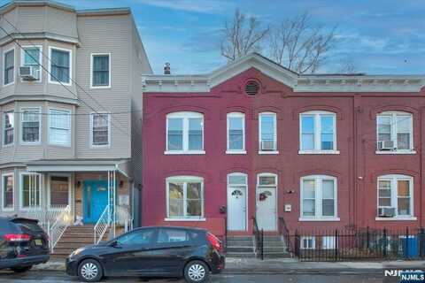 261 10th Street, Newark, NJ 07103