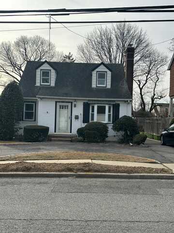 682 Baldwin Avenue, Baldwin, NY 11510