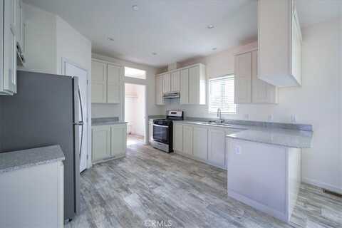4853 Woodard Road, Phelan, CA 92371