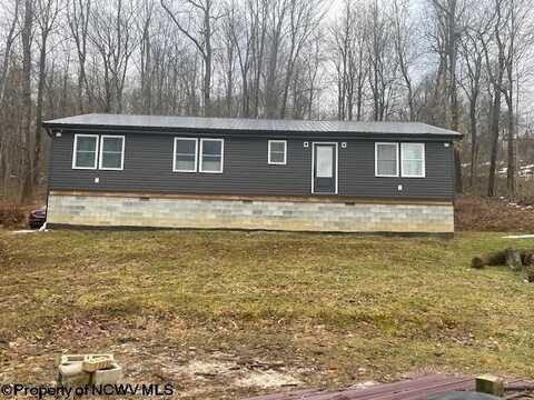 46 2nd Street, Albright, WV 26519