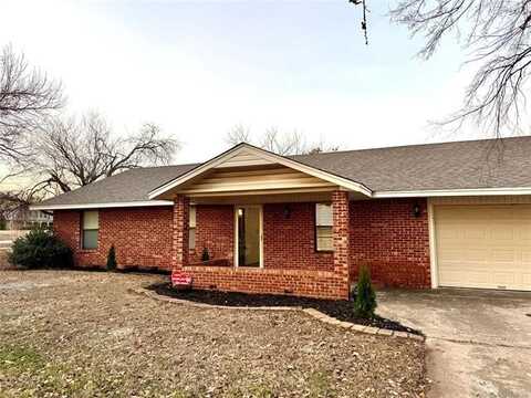 496 Whipperwill Street, Lone Grove, OK 73401