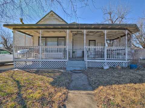 424 S Clark Street, Hinton, OK 73047