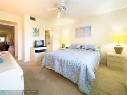 339 Knotty Pine Cir, Greenacres, FL 33463