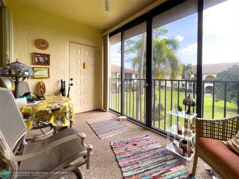 329 Knotty Pine Cir, Greenacres, FL 33463