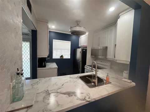 3505 NW 48th Ave, Lauderdale Lakes, FL 33319