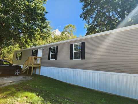 5152 Holly Rd, Mount Pleasant, PA 15666