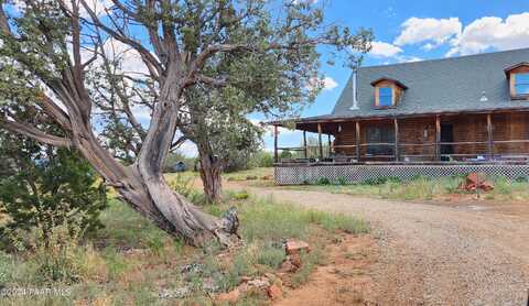 Raney Road, Ash Fork, AZ 86320