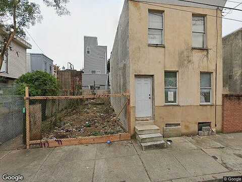 Emily, PHILADELPHIA, PA 19148